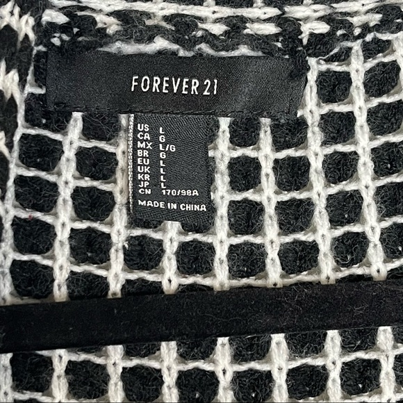 Forever 21 Knitted Black and White Relaxed Fit Cozy Cardigan 3/4 Sleeve … - Picture 7 of 7
